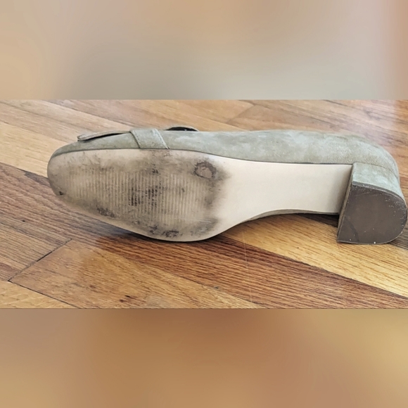 EUC Nine West beige suede low block heel closed round toe loafer style pumps - Picture 8 of 8